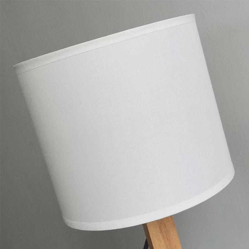 Abajur de Mesa Moderno Lyn Decor – Cúpula Injetada, Articulável, Bivolt | Iluminação para Quarto, Escritório e Sala